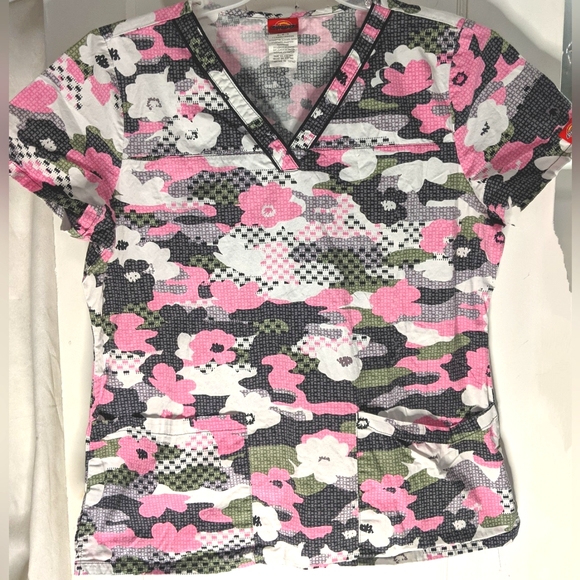 Dickies Peek-A-Blooms Women's Scrub Top - Picture 1 of 8